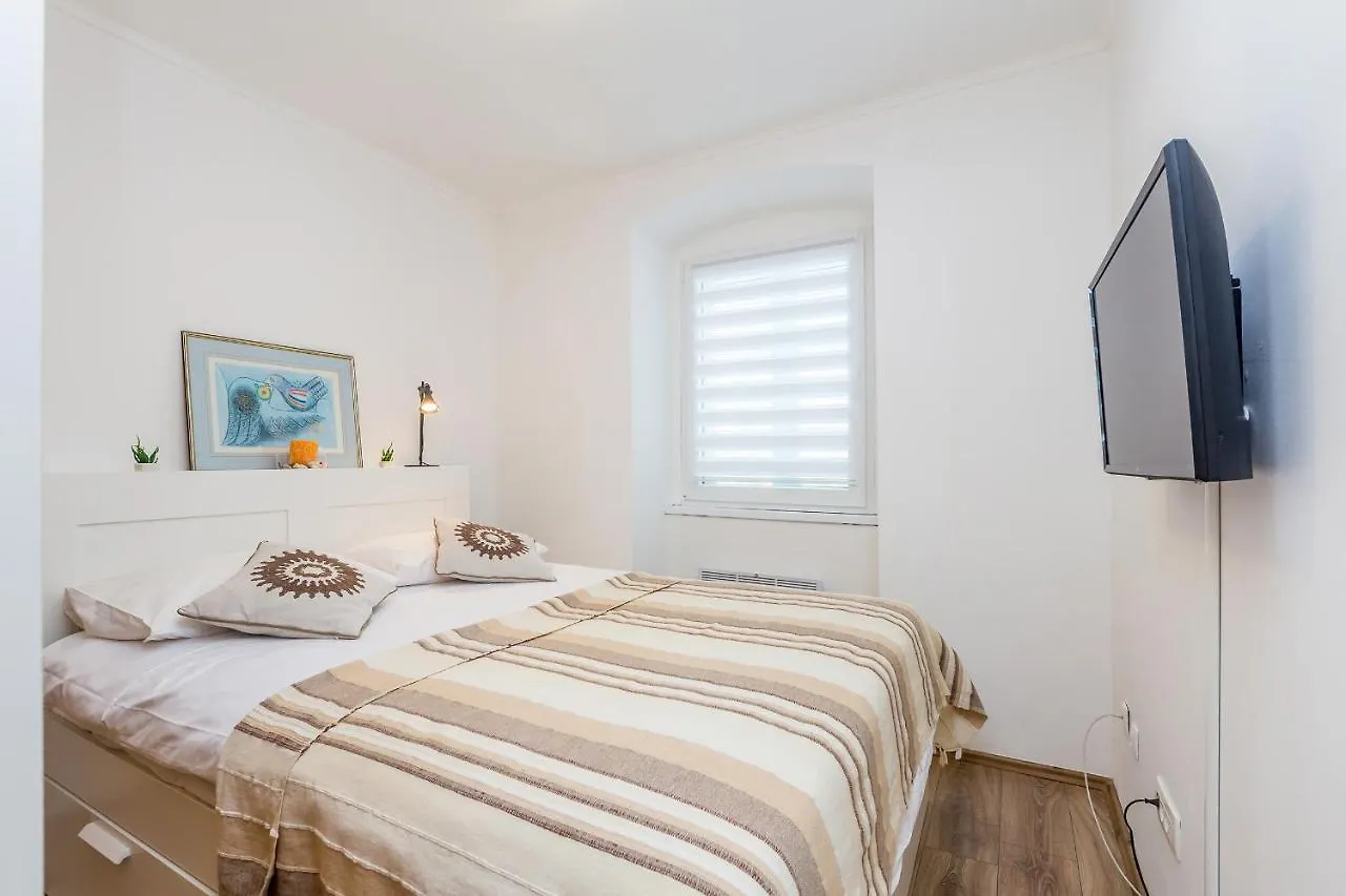 Apartment Sabo Rijeka 0*,